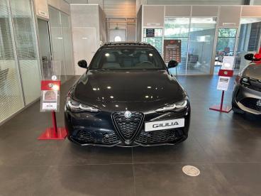ALFA ROMEO CERTIFIED Alfa Romeo Giulia 2.2 Diesel 160ch Veloce At8 occasion certifiée - Berline Diesel Noir Vulcano Métallisée - Salon De Provence Cedex - 3698371_2