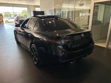 ALFA ROMEO CERTIFIED Alfa Romeo Giulia 2.2 Diesel 160ch Veloce At8 occasion certifiée - Berline Diesel Noir Vulcano Métallisée - Salon De Provence Cedex - 3698371_3