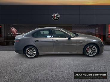 ALFA ROMEO CERTIFIED Alfa Romeo Giulia 2.2 160 Ch At8 Ti occasion certifiée - Berline Diesel Gris Fonce - Bourges - 3762852_4