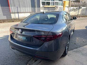 SPOTICAR Alfa Romeo Giulia 2.2 136 Ch At8 Business Occasion - Berline Diesel Gris - Manosque - 1203890464_5