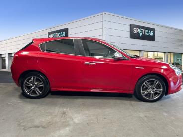 SPOTICAR Alfa Romeo Giulietta 1.4 Tb Multiair 170ch Lusso Stop&start Tct Occasion - Berline Essence Rouge Competizione - Orleans Cedex 02 - 1203784731_4