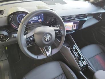 ALFA ROMEO CERTIFIED Alfa Romeo Junior 1.2 Ibrida 136ch Premium Dct6 occasion certifiée - Suv Hybride Gris Arese Métallisée - Saint-georges-des-coteaux - 3439463_4