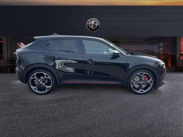 ALFA ROMEO CERTIFIED Alfa Romeo Junior Elettrica 280ch Veloce occasion certifiée - Suv Electrique Noir Tortona Pastel - Bourgoin-jallieu - 3454450_4