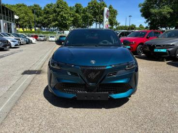 ALFA ROMEO CERTIFIED Alfa Romeo Junior Elettrica 156ch Premium occasion certifiée - Suv Electrique Bleu Navigli Métallisée/toit Noir - Nimes Cedex 9 - 3550733_2
