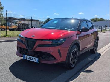 ALFA ROMEO CERTIFIED Alfa Romeo Junior Elettrica 156ch Speciale occasion certifiée - Suv Electrique Blanc - Orleans Cedex 02 - 3639576_1