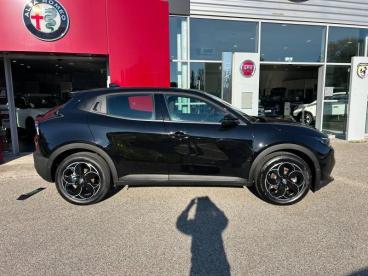 ALFA ROMEO CERTIFIED Alfa Romeo Junior Elettrica 156ch Techno occasion certifiée - Suv Electrique Noir Tortona Pastel - Salon De Provence Cedex - 3717215_4
