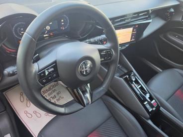 ALFA ROMEO CERTIFIED Alfa Romeo Junior 1.2 Ibrida 136ch Premium Dct6 occasion certifiée - Suv Hybride Ivoire Scala Métallisée - Saint-georges-des-coteaux - 3973247_5