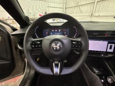 SPOTICAR Alfa Romeo Junior 1.2 Ibrida 136ch Dct6 Occasion - Suv-4x4 Hybride Ivoire Scala Métallisée - Nice - 1203977439_4