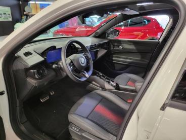 ALFA ROMEO CERTIFIED Alfa Romeo Junior Elettrica 156ch Speciale occasion certifiée - Suv Electrique Blanc - Annemasse - 3990004_2
