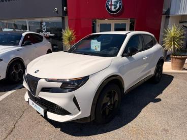 ALFA ROMEO CERTIFIED Alfa Romeo Junior 1.2 Ibrida 136ch Premium Dct6 occasion certifiée - Suv Hybride Blanc - Arles Cedex - 4005714_1