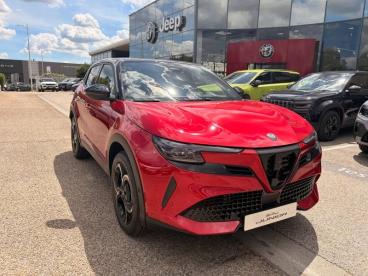 ALFA ROMEO CERTIFIED Alfa Romeo Junior 1.2 Ibrida 136ch Speciale Dct6 occasion certifiée - Suv Hybride Rouge Brera Tri-couches/toit Noir - Nimes Cedex 9 - 4009351_1