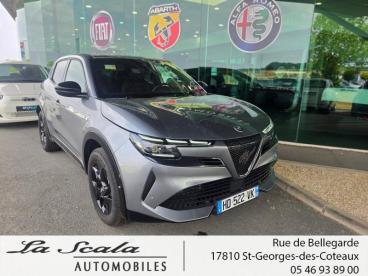 ALFA ROMEO CERTIFIED Alfa Romeo Junior 1.2 Ibrida 136ch Techno Dct6 occasion certifiée - Suv Hybride Blanc Sempione Pastel/toit Noir - Saint-georges-des-coteaux - 4081067_1