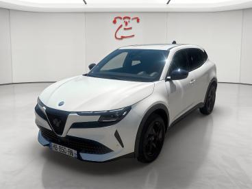 ALFA ROMEO CERTIFIED Alfa Romeo Junior 1.2 Ibrida 136ch Premium Dct6 occasion certifiée - Suv Hybride Blanc Sempione Pastel/toit Noir - Nimes Cedex 9 - 4086382_1