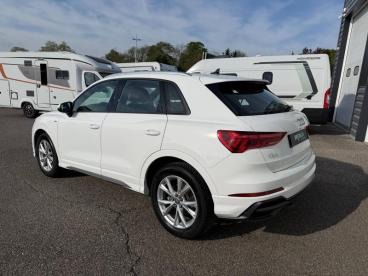 SPOTICAR Audi Q3 35 Tfsi 150ch S Line S Tronic 7 Occasion - Suv-4x4 Hybride Blanc Glacier Métallisé - Cessy - 1203989485_3