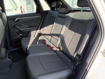 SPOTICAR Audi Q3 35 Tfsi 150ch S Line S Tronic 7 Occasion - Suv-4x4 Hybride Blanc Glacier Métallisé - Cessy - 1203989485_4