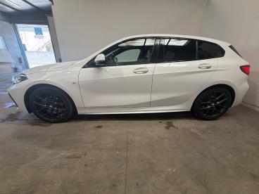 SPOTICAR Bmw Serie 1 18da 150ch M Sport 8cv Occasion - Berline Diesel Alpinweiss - Bollene - 1204036065_4