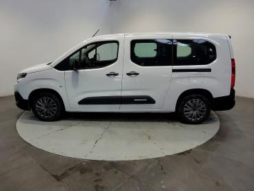 SPOTICAR Citroën Berlingo E-berlingo Taille Xl 136 Ch 54 Kwh 7 Places  Plus Occasion - Familiale Electrique Kaolin White - Reze - 1204193819_2