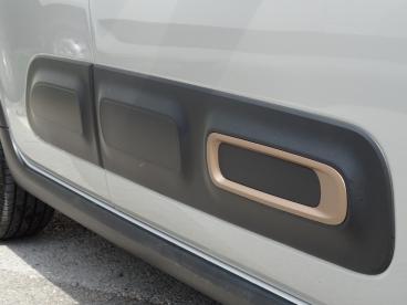 SPOTICAR Citroën C3 Puretech 83 S&s Bvm C-series Occasion - Citadine Essence Beige - Saint Germain Laprade - 1203573545_5