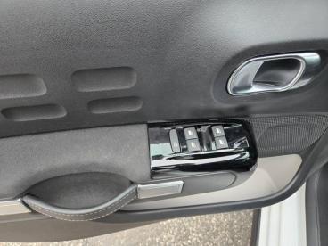 SPOTICAR Citroën C3 1.2 Puretech 83ch S&s Shine Occasion - Citadine Essence Blanc Banquise (o) - Chambourcy - 1203689060_5