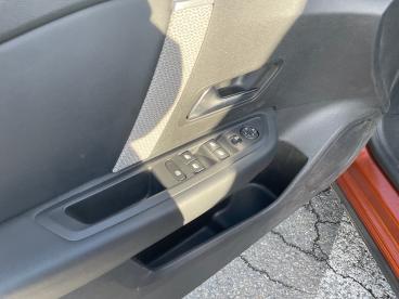 SPOTICAR Citroën C4 Puretech 130 S&s Bvm6 Shine Occasion - Berline Essence Orange - St Mitre Les Remparts - 1204108949_4