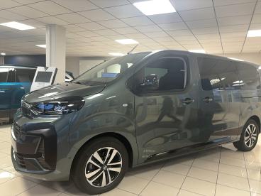 SPOTICAR Citroën Spacetourer Taille M Diesel 180 Business Eat8 Occasion - Familiale Diesel Vert - Saint Priest - 1203857079_1