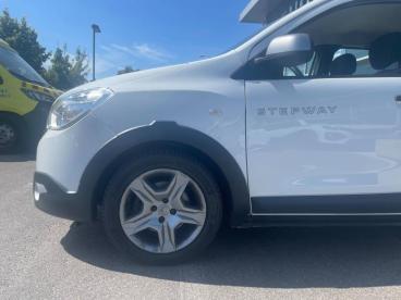 SPOTICAR Dacia Lodgy 1.5 Blue Dci 115ch Stepway 7 Places Occasion - Monospace Diesel Blanc Glacier - Marseille - 1203624996_5