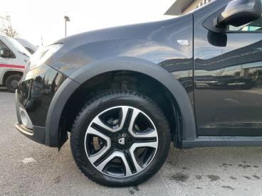 SPOTICAR Dacia Sandero 0.9 Tce 90ch Stepway Euro6c Occasion - Citadine Essence Noir Nacré - Marseille - 1203479624_5