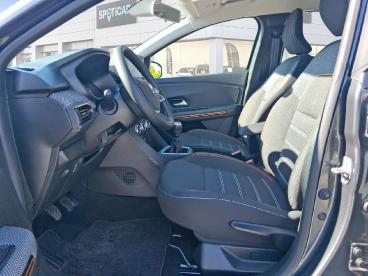 SPOTICAR Dacia Sandero 1.0 Tce 90ch Stepway Expression Occasion - Citadine Essence Gris Comète Métallisé - Bergerac - 1203756810_5