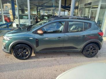 SPOTICAR Dacia Sandero 1.0 Tce 110ch Stepway Extreme -24 Occasion - Citadine Essence Vert Cèdre Métallisé - La Ciotat - 1203763469_2