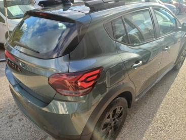 SPOTICAR Dacia Sandero 1.0 Tce 110ch Stepway Extreme -24 Occasion - Citadine Essence Vert Cèdre Métallisé - La Ciotat - 1203763469_5