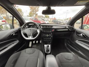 SPOTICAR Ds Ds 3 Puretech 82ch So Chic Occasion - Citadine Essence Rouge Aden (o) - Toit Noir Onyx - Ploemeur - 1203681763_3