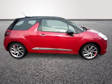 SPOTICAR Ds Ds 3 E-hdi 90 So Chic Occasion - Citadine Diesel Rouge - Pierrelatte - 1203889759_4