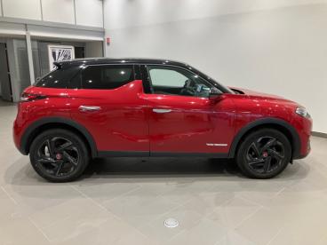 DS CERTIFIED Ds Ds 3 Crossback Puretech 100 Performance Line Gps Camera 1ere Main occasion certifiée - Citadine Essence Rouge Rubi (m) - Toit Noir Perla Nera - Colmar - 2733067_3