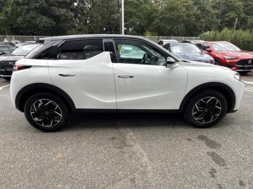 DS CERTIFIED Ds Ds 3 Crossback Puretech 130ch So Chic Automatique occasion certifiée - Citadine Essence Blanc Perle Nacré - Toit Noir Perla N. - Vert Saint Denis - 3614435_4