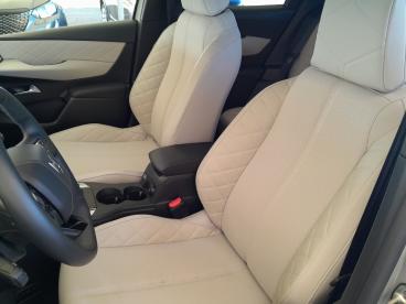 DS CERTIFIED Ds Ds 3 Crossback 50kwh E-tense Grand Chic Auto occasion certifiée - Citadine Electrique Gris Clair - Montrond Les Bains - 3689500_5