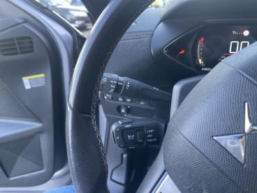 SPOTICAR Ds Ds 3 Crossback Bluehdi 110 Manuel Performance Line Occasion - Citadine Diesel Gris Clair - Cremieu - 1203719453_4