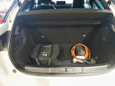 DS CERTIFIED Ds Ds 3 Crossback E-tense Grand Chic 4cv occasion certifiée - Citadine Electrique Cristal Pearl (m) - Toit Noir Perla Nera - Pontoise - 3782471_4