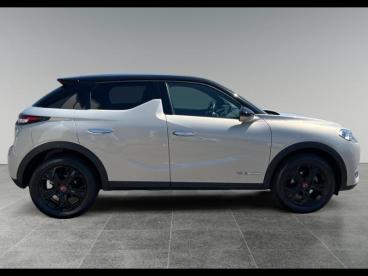 DS CERTIFIED Ds Ds 3 Crossback Essence 130 Perfo Line Auto Camera Carplay Radar A occasion certifiée - Citadine Essence Cristal Pearl (m) - Toit Noir Perla Nera - Colmar - 3968099_4