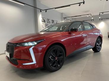 DS CERTIFIED Ds Ds 4 E-tense 225ch Performance Line occasion certifiée - Berline Hybride Rechargeable Rouge - Champniers - 3722730_1