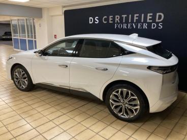 DS CERTIFIED Ds Ds 4 Bluehdi 130ch Bastille Automatique occasion certifiée - Berline Diesel Blanc Nacré (n) - Auxerre - 3808000_3