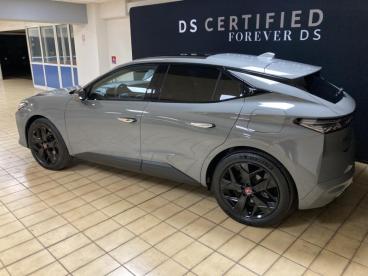 DS CERTIFIED Ds Ds 4 E-tense 225ch Performance Line + occasion certifiée - Berline Hybride Rechargeable Gris Laqué (m) - Auxerre - 3881659_4