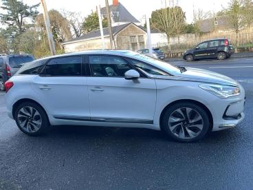 SPOTICAR Ds Ds 5 Bluehdi 180 S&s Sport Chic Eat6 Occasion - Berline Diesel Blanc - St Sebastien Sur Loire - 1203904932_4