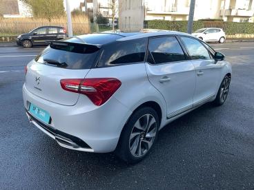 SPOTICAR Ds Ds 5 Bluehdi 180 S&s Sport Chic Eat6 Occasion - Berline Diesel Blanc - St Sebastien Sur Loire - 1203904932_5