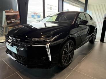 DS CERTIFIED Ds Ds N°4 Dsn4 Plug-in Hybrid 225ch Etoile Nappa occasion certifiée - Berline Hybride Rechargeable Noir Perla Nera (m) - Clermont Ferrand - 3963042_1