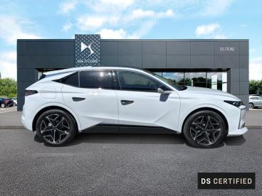 DS CERTIFIED Ds Ds N°4 Dsn4 Bluehdi 130ch Etoile Nappa Eat8 occasion certifiée - Berline Diesel Blanc Albâtre (m) - Compiegne - 4097027_4
