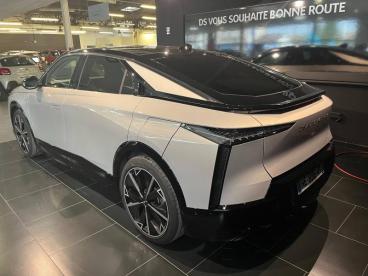 DS CERTIFIED Ds Ds N°8 Dsn8 Electrique 245ch Long Range Jules Verne occasion certifiée - Berline Electrique Cristal Pearl (m) - Chelles - 3675090_4