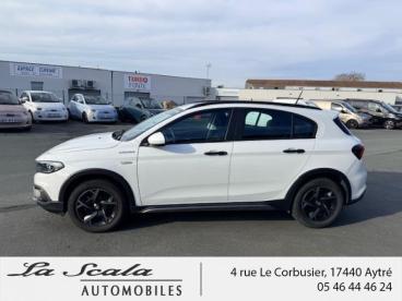 SPOTICAR Fiat Tipo Cross 1.5 Firefly Turbo 130ch S/s (red) Hybrid Dct7 My22 Occasion - Berline Hybride Blanc - Aytre - 1203841531_2