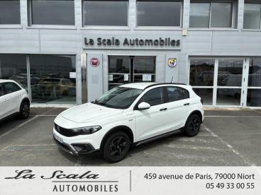 SPOTICAR Fiat Tipo Cross 1.5 Firefly Turbo 130ch S/s Pack Hybrid Dct7 My22 Occasion - Berline Hybride Blanc - Niort - 1203937095_1