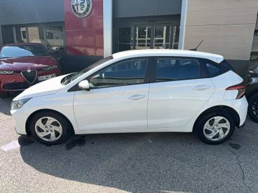 SPOTICAR Hyundai I20 1.2 84 Initia Occasion - Citadine Essence Blanc - Manosque - 1203627667_3