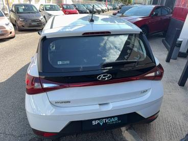 SPOTICAR Hyundai I20 1.2 84 Initia Occasion - Citadine Essence Blanc - Manosque - 1203627667_4